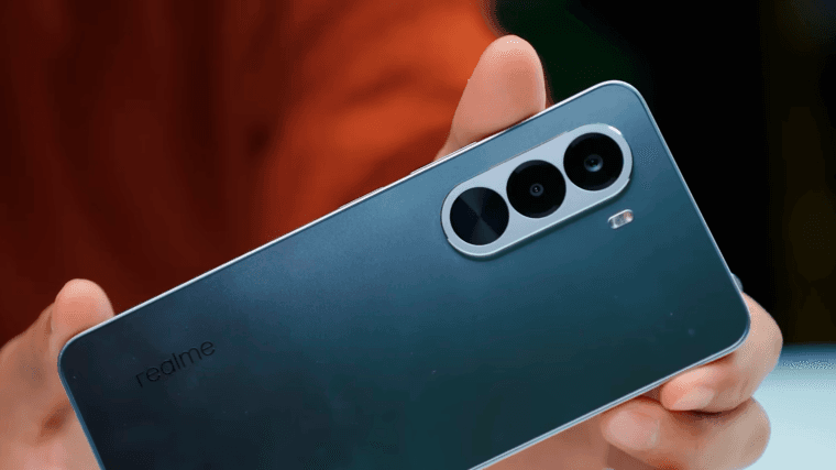 Глава маркетинга realme заявил, что «эпоха дешевых смартфонов подходит к концу»