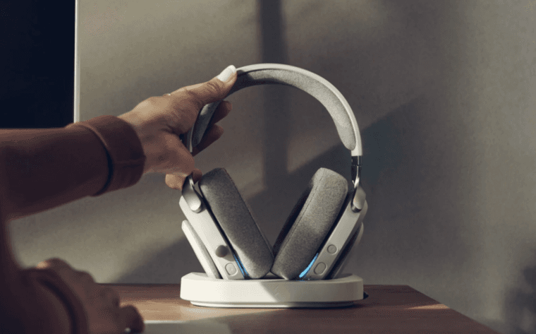 PC Gamer назвал лучшие игровые гарнитуры и микрофоны за 2025 год