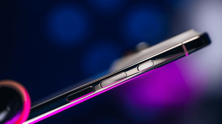 Продажи iPhone Air оказались в 3 раза ниже ожидаемых Apple — Financial Times