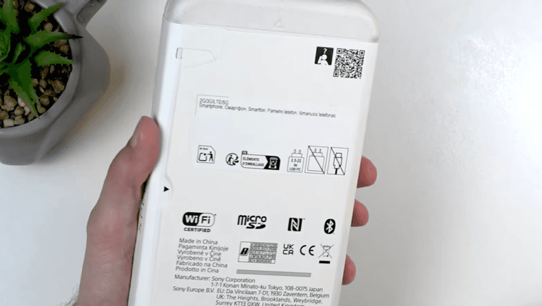 В комплект поставки Sony Xperia 10 VII не входит USB-кабель — это может стать новым трендом