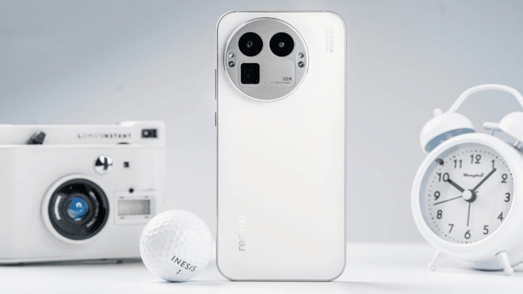 Флагман realme GT 8 Pro впервые показали на студийных фото