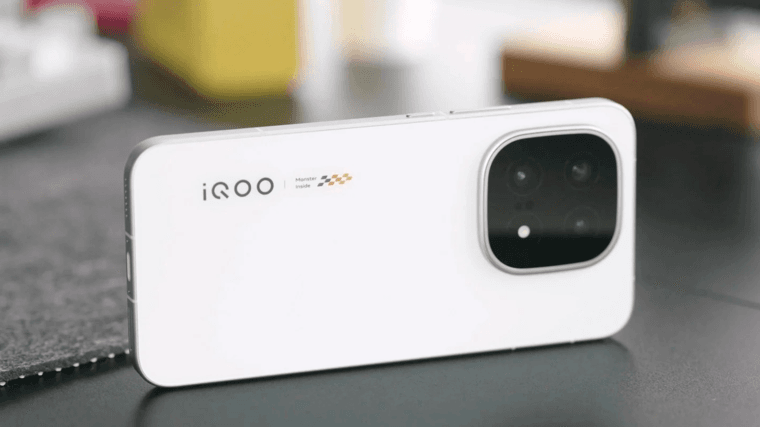 iQOO 15 Ultra выйдет с продвинутой активной системой охлаждения и футуристичным дизайном — DCS