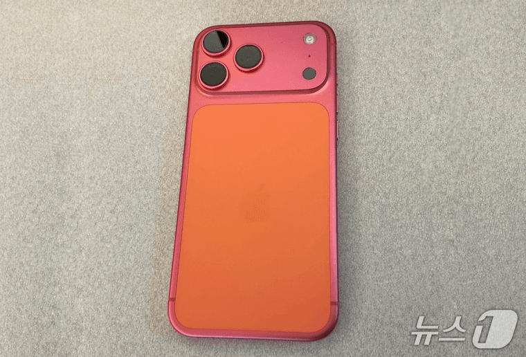 В PhoneArena назвали причину резкого «выцветания» корпуса оранжевых iPhone 17 Pro