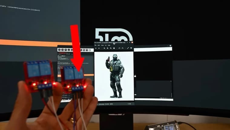 Basically Homeless создал моторизированный коврик для мыши с корректировкой прицеливания в голову