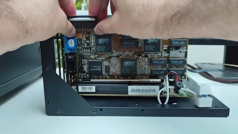 Voodoo2 1998 года запустили на ПК с Ryzen 9 9900X под Windows 11