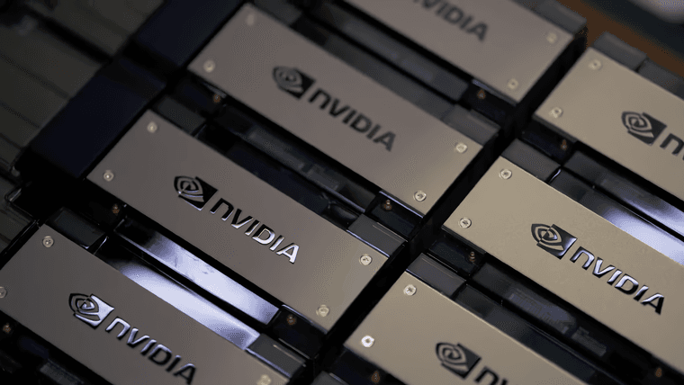 В США задержали сеть контрабандистов, пытавшихся отправить в Китай ИИ-чипы NVIDIA на $160 млн