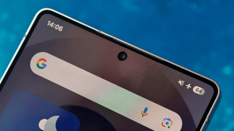 UniverseIce рассказал, зачем Samsung сделала отверстие для фронталки в Galaxy S26 Ultra крупнее