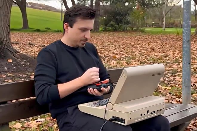 Энтузиаст создал уникальный ретроноутбук — Portable 64