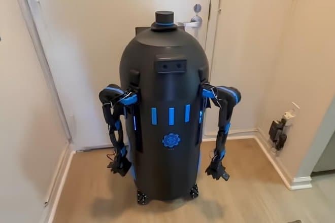 Робота для складывания белья собрали за 24 часа