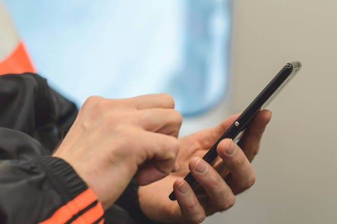 Может ли взорваться пауэрбанк или смартфон: мнение эксперта