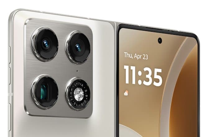 Motorola анонсировала складной смартфон Razr Fold