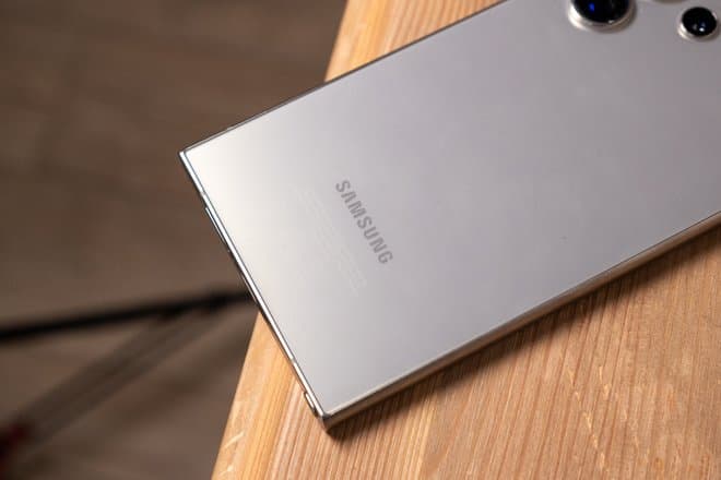 В смартфонах Samsung нашли десятки уязвимостей