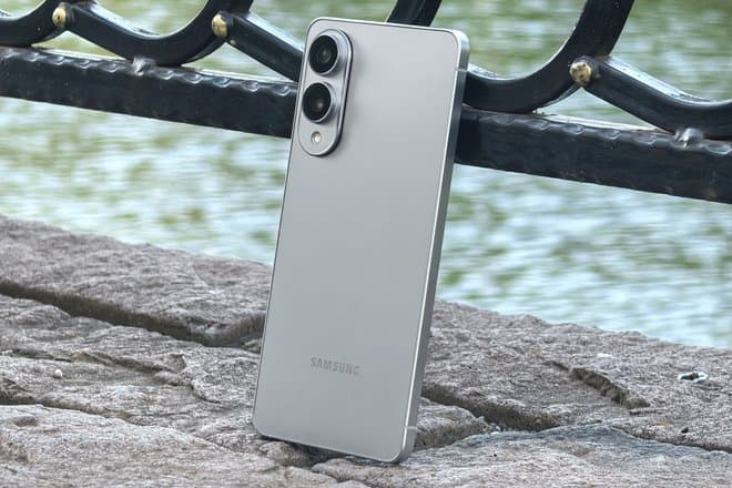 Слух: Samsung отменила линейку тонких смартфонов Galaxy Edge