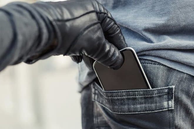 Россиянам объяснили, что нужно сделать в случае кражи смартфона