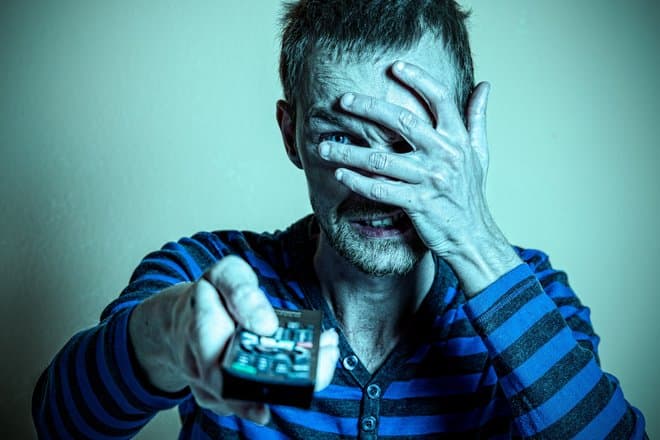 Что за звуки раздаются перед началом рекламы по телевизору