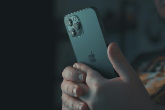Россияне с iPhone стали чаще рассматривать Android-смартфоны как второе устройство