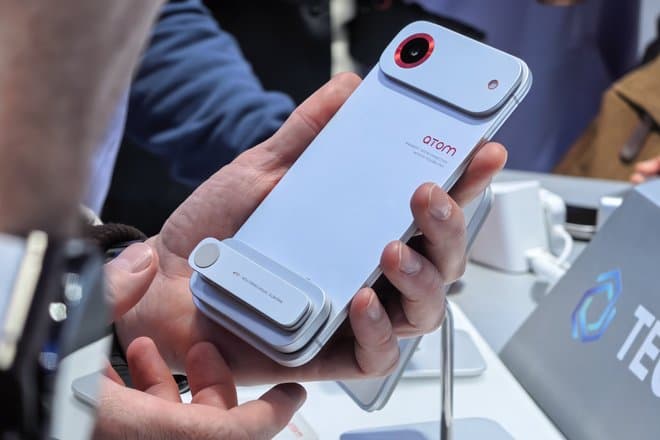 MWC 2026: живые фото модульного смартфона Tecno