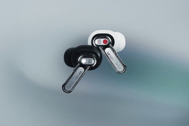 Nothing Ear (3) — представлены прозрачные наушники с микрофоном в кейсе