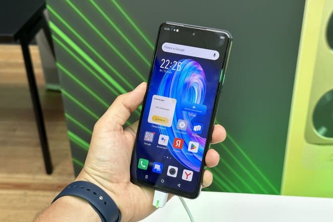 Hi-Tech Mail — самый влиятельный ресурс в ИИ-выдаче по запросам смартфонов