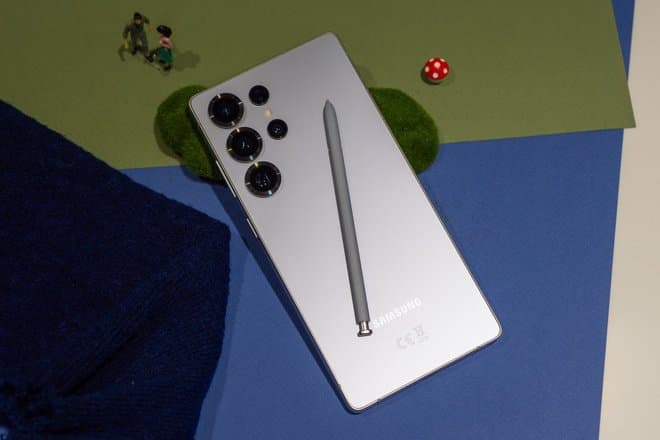 Samsung хочет использовать во флагманских смартфонах дешевые китайские экраны