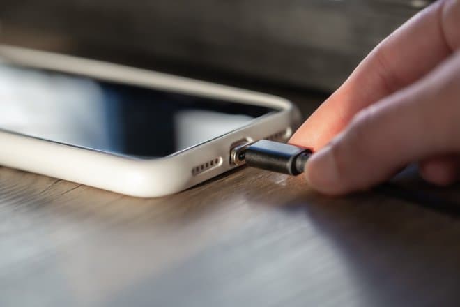В России разработали для смартфонов защиту от возгорания