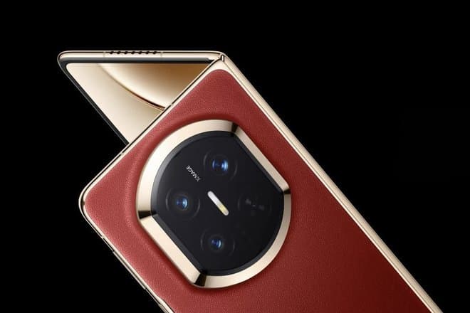 В России стартовали продажи Huawei Mate X7 и Huawei FreeClip 2