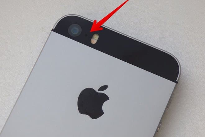 Зачем нужно это странное маленькое отверстие в вашем смартфоне