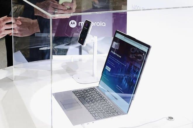 Создан ноутбук с двумя дисплеями