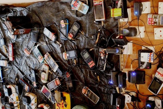 В каких ситуациях никогда нельзя ставить смартфон на зарядку