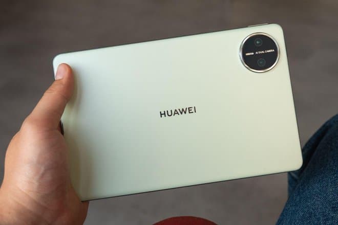 Продажи миниатюрного планшета Huawei MatePad Mini стартовали в России