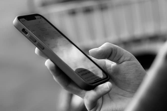 Необходимость замены чехлов для смартфона объяснили