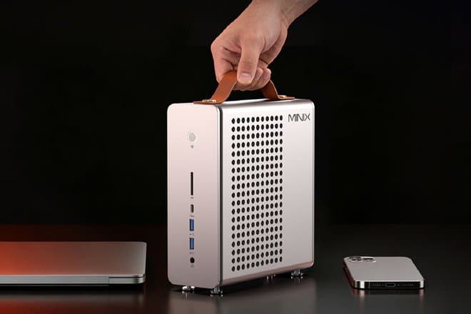 Minix выпустила мини-ПК в форме чемодана с металлическими ножками и ручкой из веганской кожи