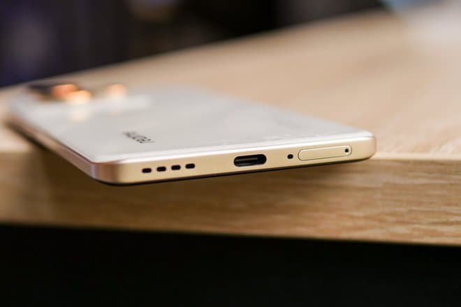 Создан смартфон с зеркалом