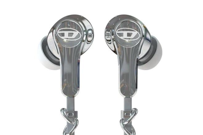 Diesel представил наушники Earbuds с металлической цепочкой