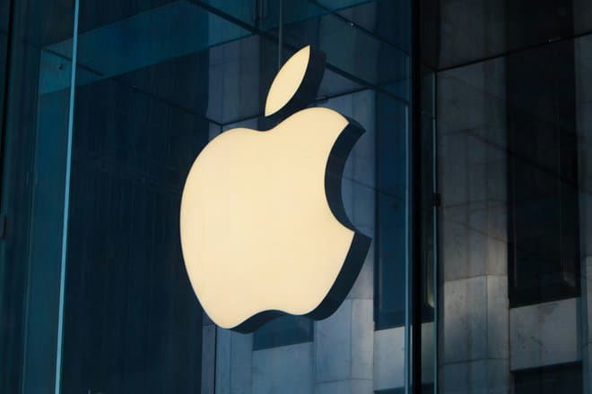 Apple заработала почти половину всех денег на смартфонах в мире