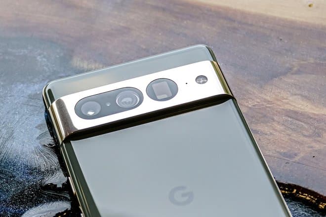 У смартфонов Google Pixel 7 начали массово вздуваться аккумуляторы