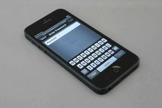 Apple признала два iPhone устаревшими