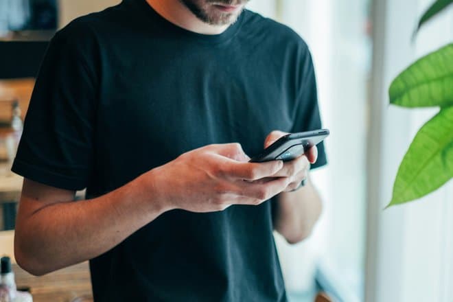 В «Авито» назвали самые популярные б/у смартфоны
