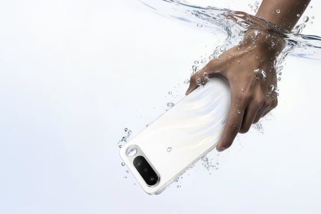 Представлен realme 16 с новым дизайном и мини-зеркалом