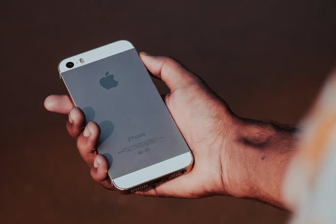 Старые iPhone внезапно обновили