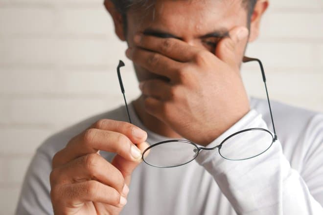 Дело не в гаджетах: ученые объяснили падение зрения у людей