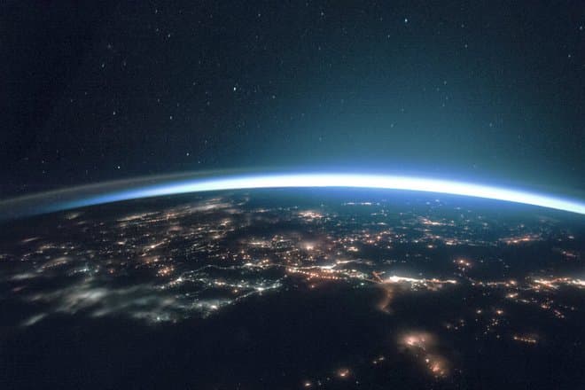 Нейросеть GigaChat интегрируют в ноутбук на МКС для помощи космонавтам