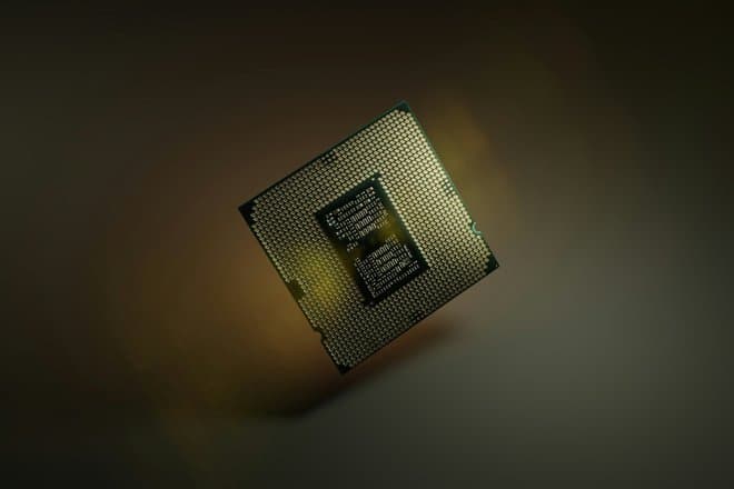 Процессоры Intel подорожали до $14 000 за штуку